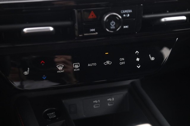 Nissan Kicks Vehicle Image 15