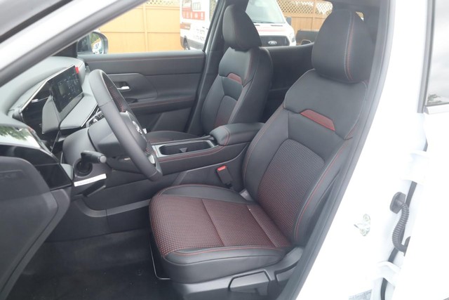 Nissan Kicks Vehicle Image 19