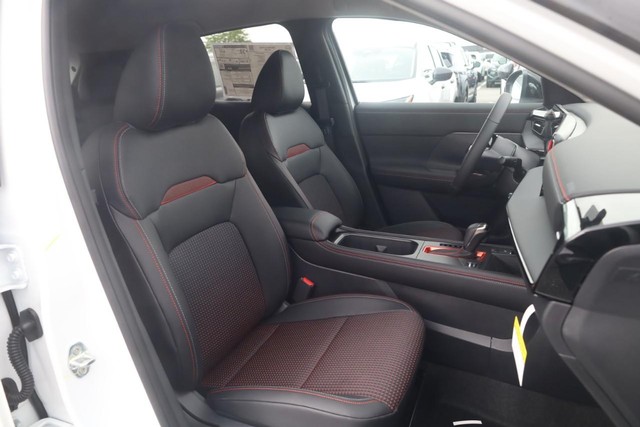 Nissan Kicks Vehicle Image 21