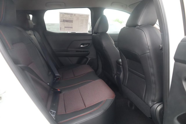 Nissan Kicks Vehicle Image 22