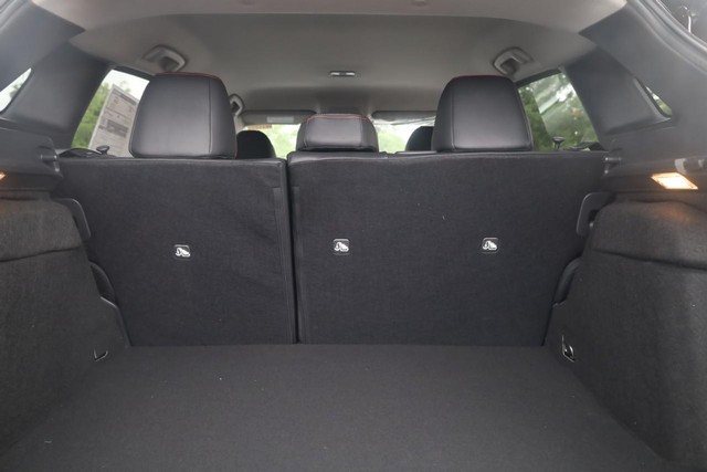 Nissan Kicks Vehicle Image 23