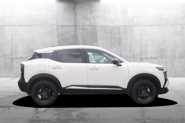 Nissan Kicks Vehicle Image 05