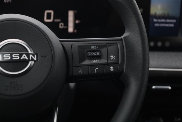 Nissan Kicks Vehicle Image 09