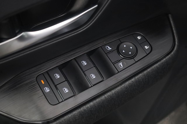 Nissan Kicks Vehicle Image 11