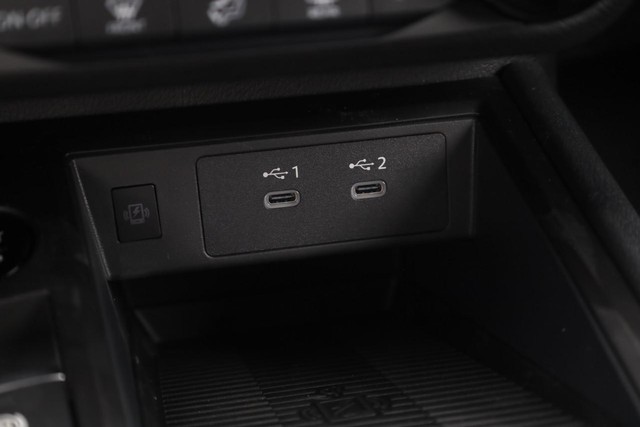 Nissan Kicks Vehicle Image 16