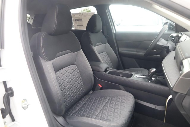Nissan Kicks Vehicle Image 20