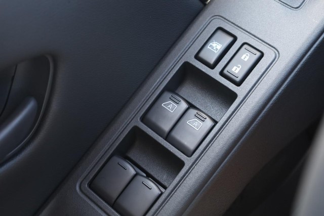 Nissan Frontier Vehicle Image 17
