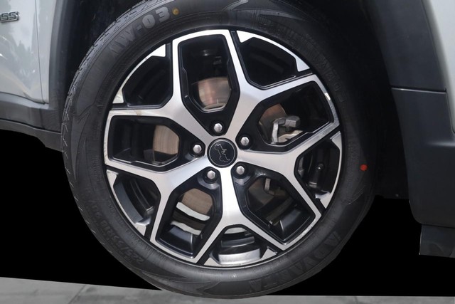Jeep Compass Vehicle Image 03