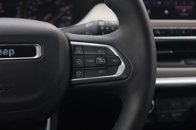 Jeep Compass Vehicle Image 09