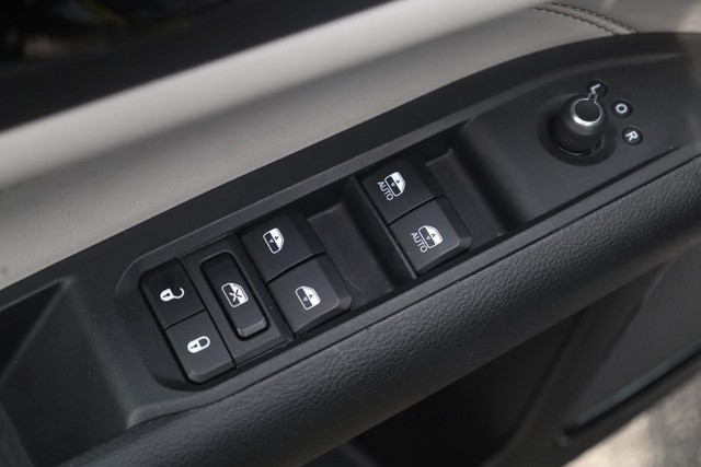 Jeep Compass Vehicle Image 11