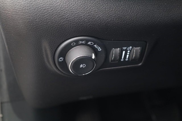 Jeep Compass Vehicle Image 12