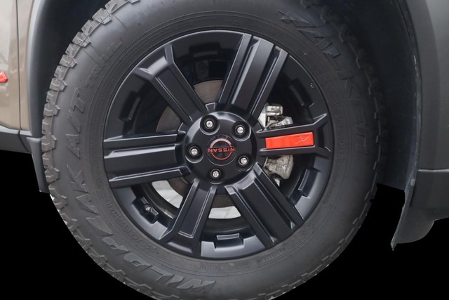 Nissan Rogue Vehicle Image 03