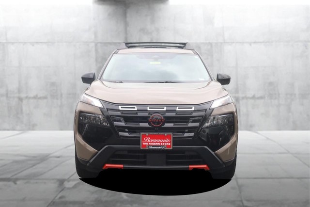 Nissan Rogue Vehicle Image 04