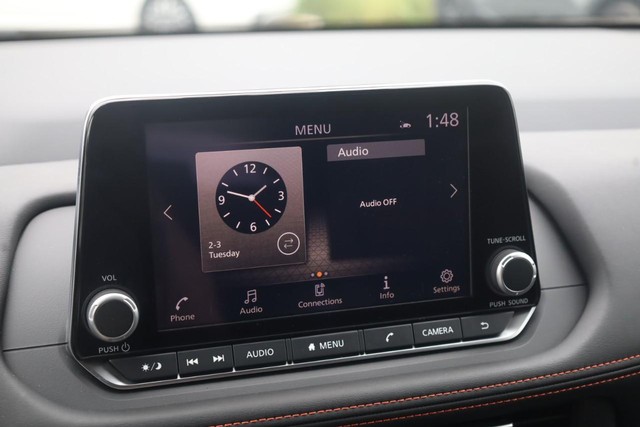 Nissan Rogue Vehicle Image 14