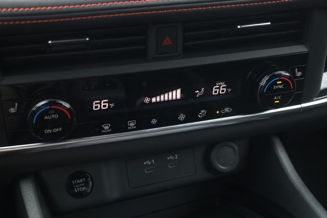 Nissan Rogue Vehicle Image 16
