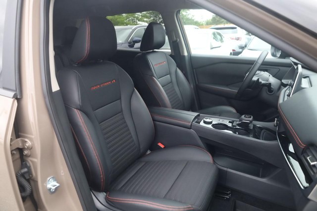 Nissan Rogue Vehicle Image 21