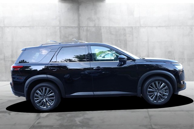 Nissan Pathfinder Vehicle Image 05