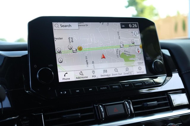Nissan Pathfinder Vehicle Image 16