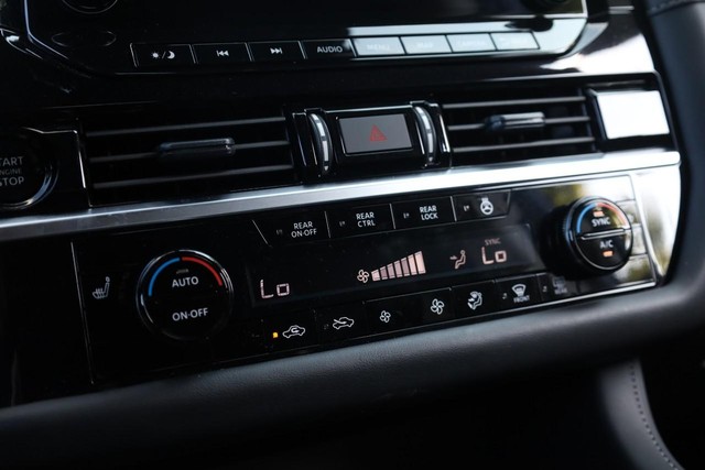 Nissan Pathfinder Vehicle Image 18