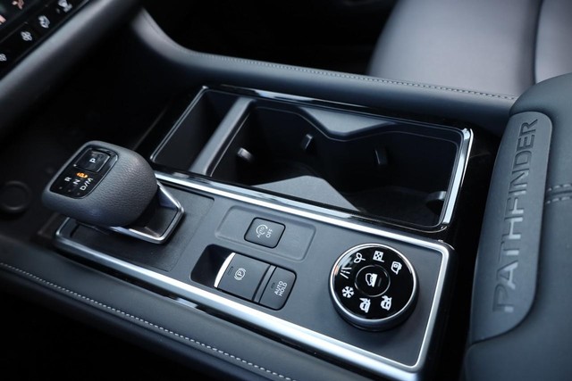 Nissan Pathfinder Vehicle Image 20