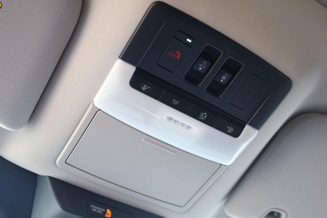Nissan Pathfinder Vehicle Image 21