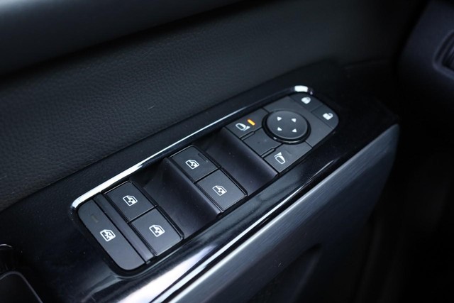 Nissan Pathfinder Vehicle Image 22