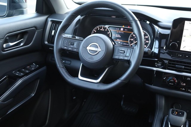 Nissan Pathfinder Vehicle Image 29