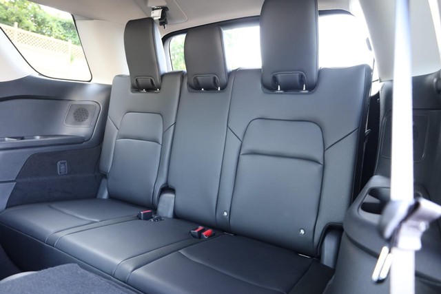 Nissan Pathfinder Vehicle Image 30