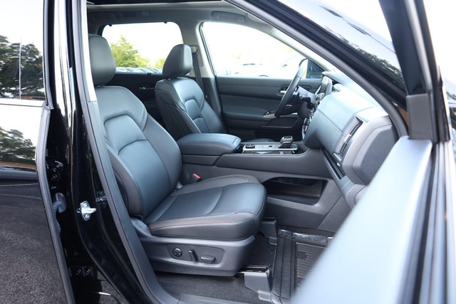 Nissan Pathfinder Vehicle Image 31