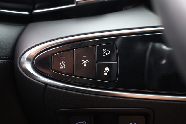 Genesis GV70 Vehicle Image 18