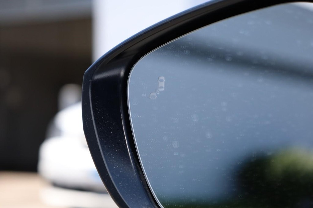 Acura Integra Vehicle Full-screen Gallery Image 20