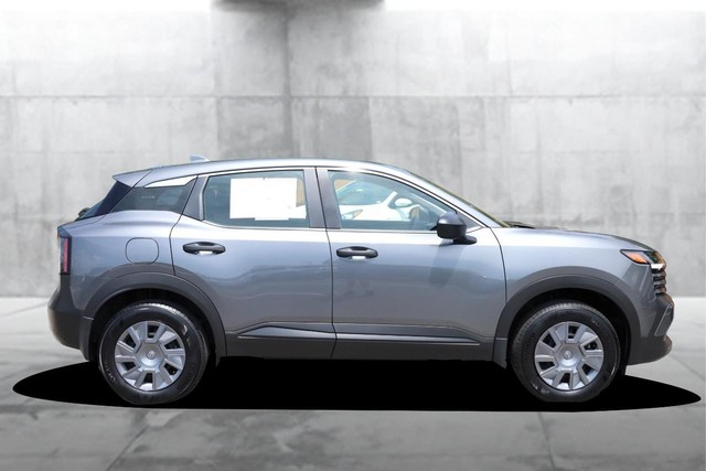 Nissan Kicks Vehicle Image 05