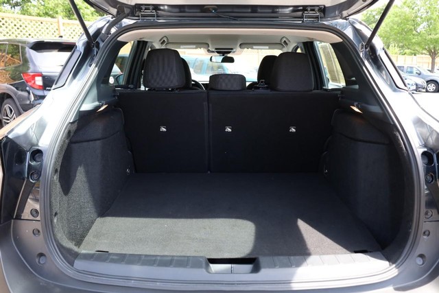 Nissan Kicks Vehicle Image 07