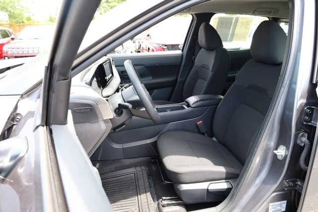 Nissan Kicks Vehicle Image 08