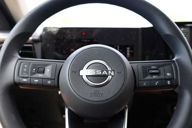 Nissan Kicks Vehicle Image 09