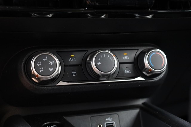 Nissan Kicks Vehicle Image 13
