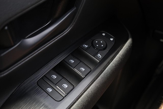 Nissan Kicks Vehicle Image 17