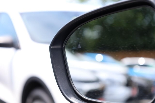 Nissan Kicks Vehicle Image 18