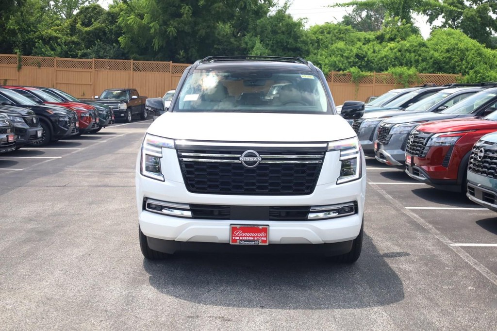 Nissan Armada Vehicle Full-screen Gallery Image 3
