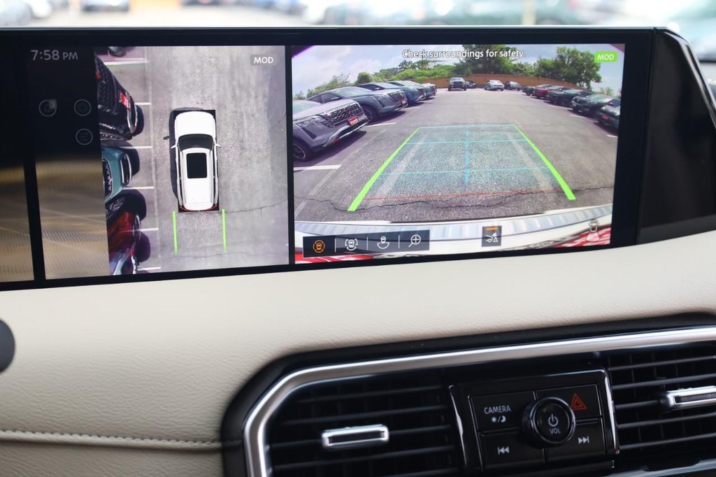 Nissan Armada Vehicle Full-screen Gallery Image 13