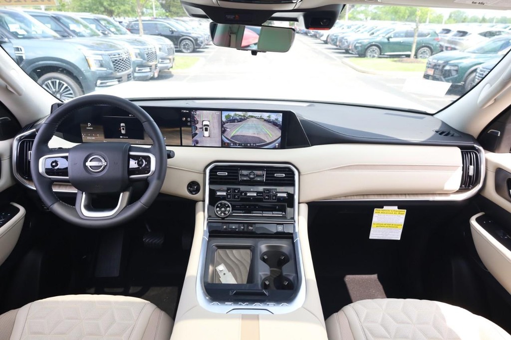 Nissan Armada Vehicle Full-screen Gallery Image 21
