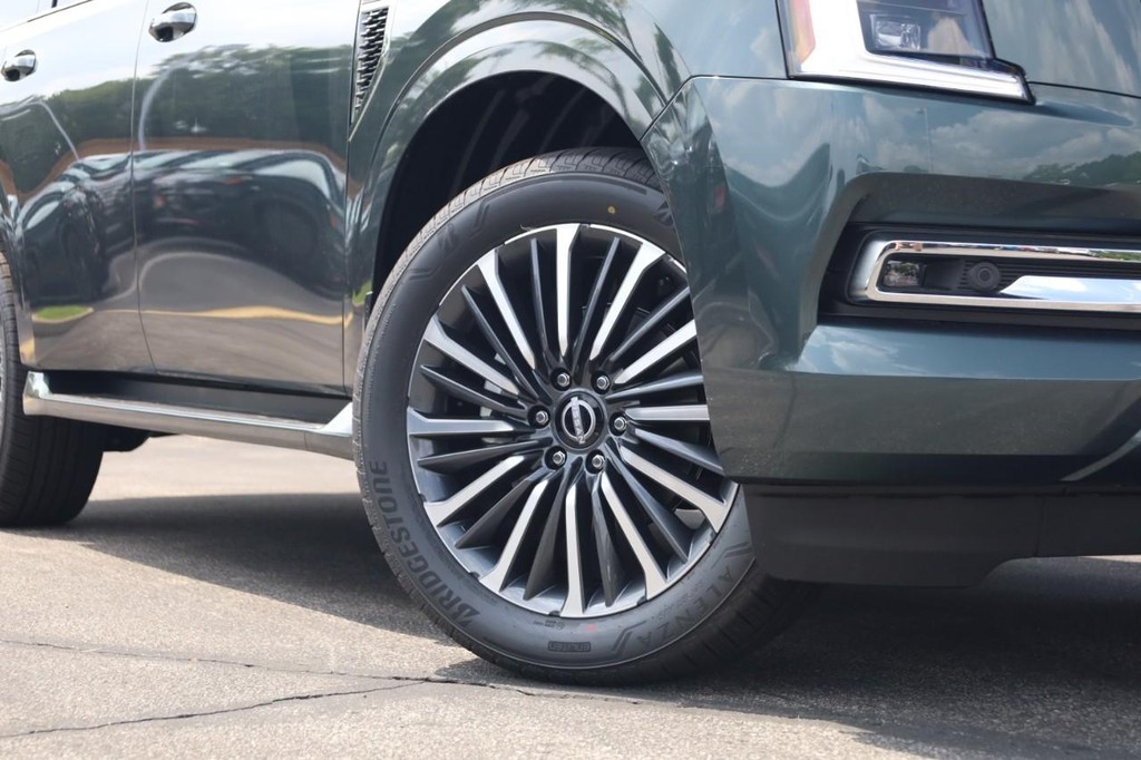 Nissan Armada Vehicle Image 02