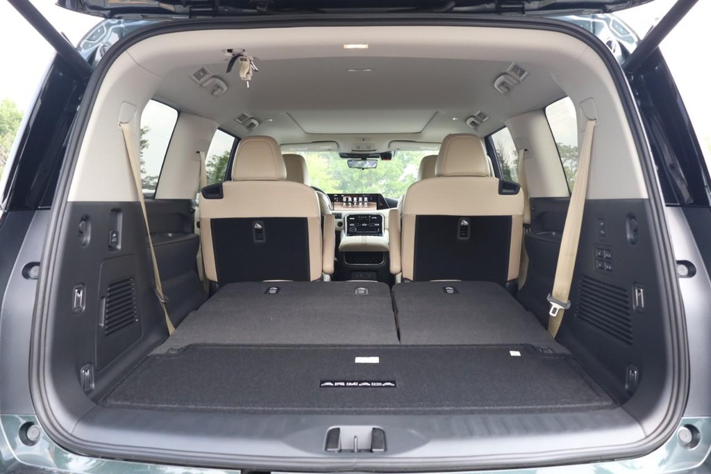 Nissan Armada Vehicle Image 08