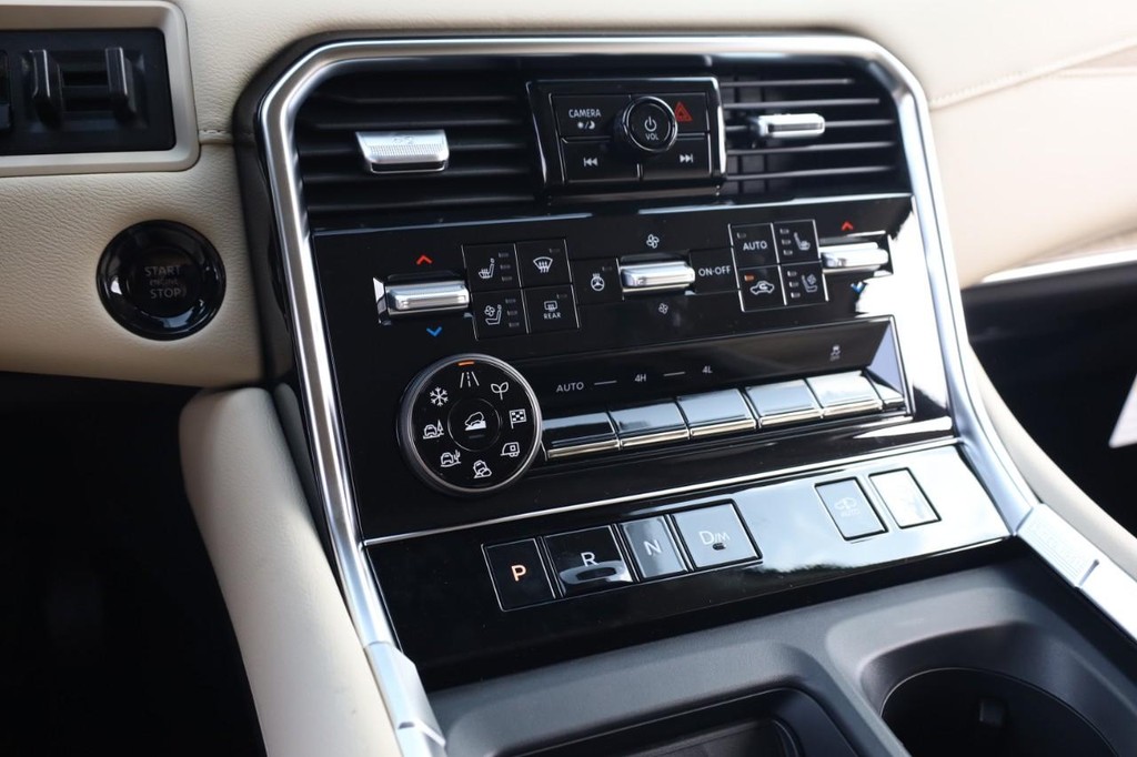 Nissan Armada Vehicle Image 14