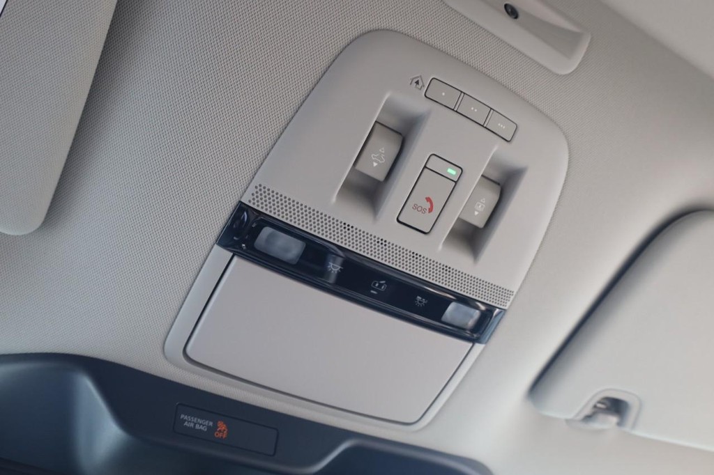 Nissan Armada Vehicle Image 15