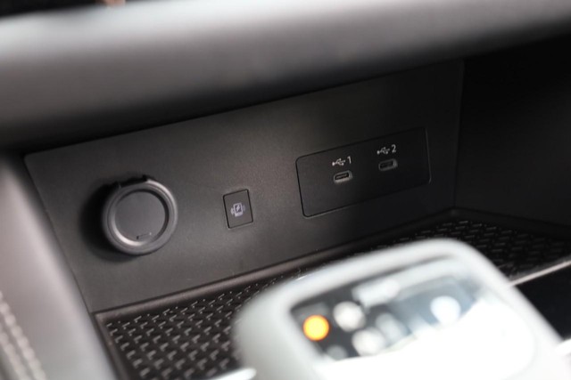 Nissan Pathfinder Vehicle Full-screen Gallery Image 18