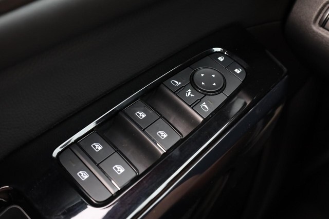 Nissan Pathfinder Vehicle Full-screen Gallery Image 21