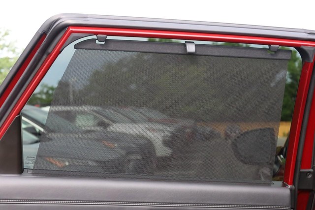 Nissan Pathfinder Vehicle Full-screen Gallery Image 26