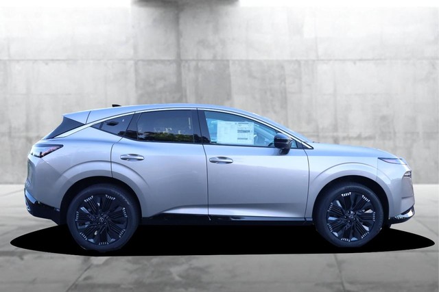Nissan Murano Vehicle Full-screen Gallery Image 5