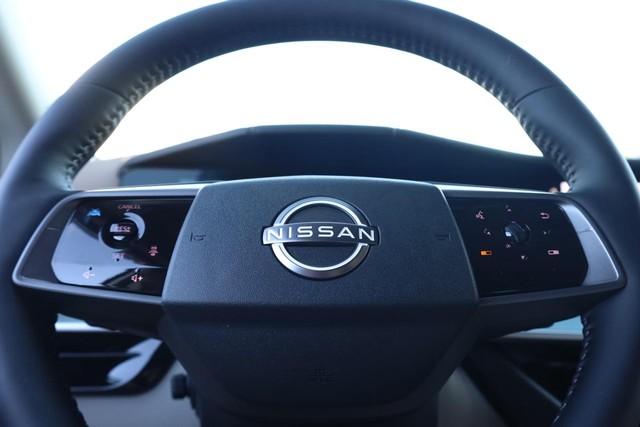 Nissan Murano Vehicle Full-screen Gallery Image 12